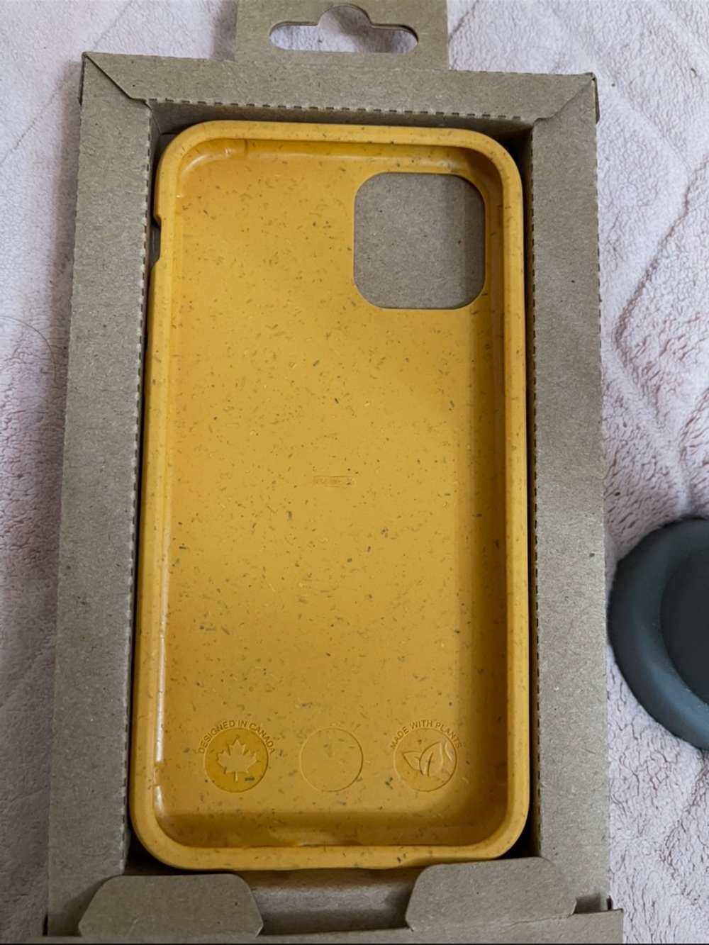 pala case Compostable iPhone 11 Pro Case - Yellow - Picture 5 of 6